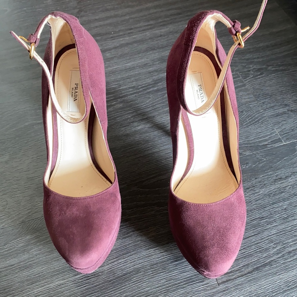 Sexy closed toe stilettos